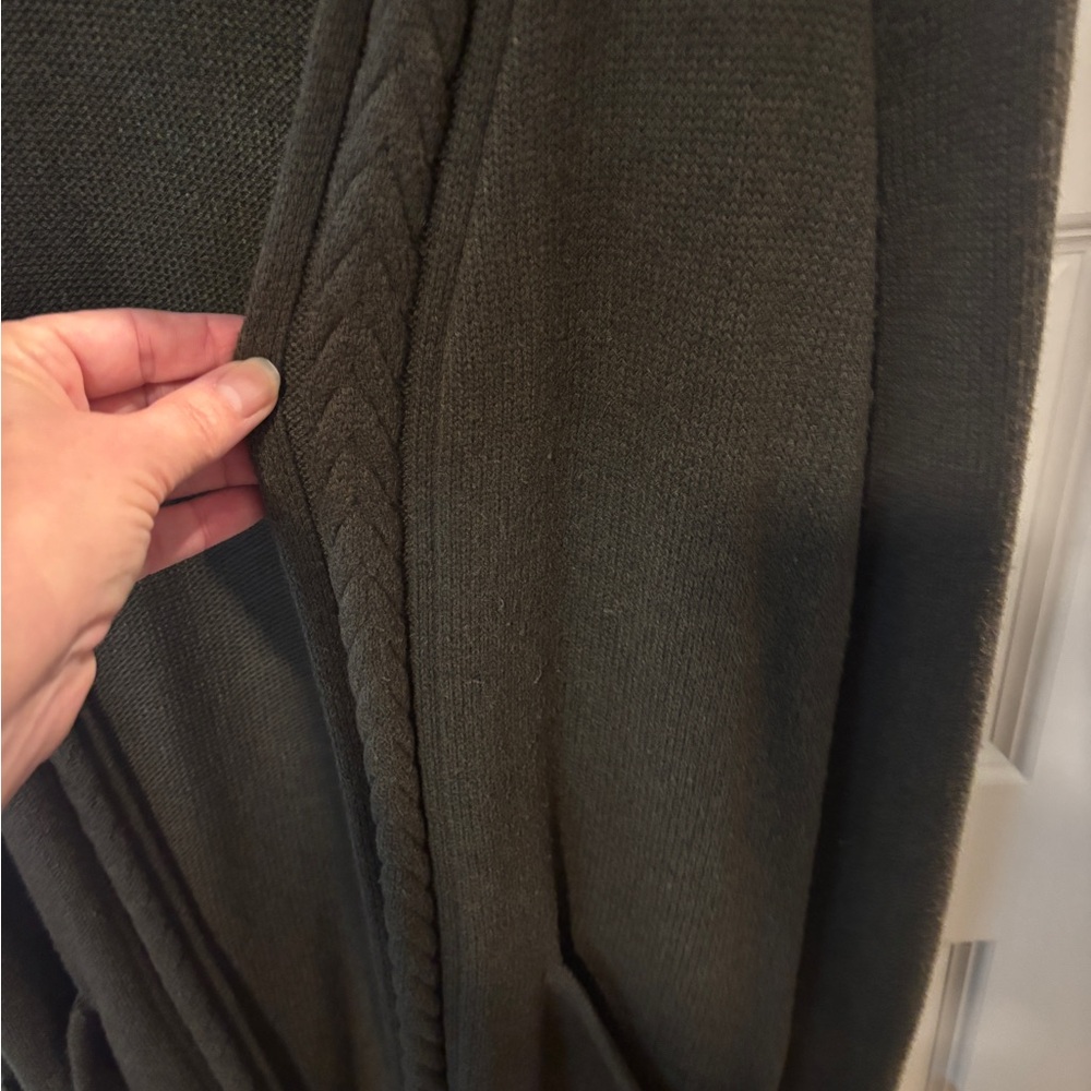 Tahari Olive Green Long Cardigan - excellent condition - Picture 2 of 2